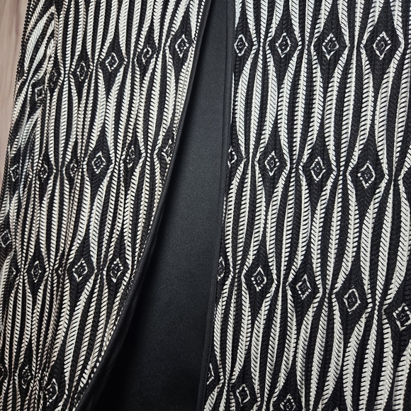 TravelSmith Black and White Geometric One Button Cardigan Womens Medium - Picture 10 of 11